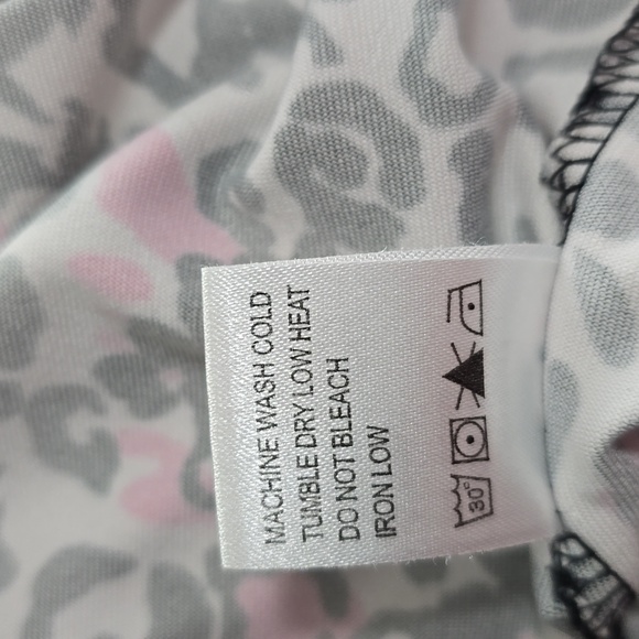 Tail Womens Small Sleeveless Black Pink Zebra Print Top - Picture 10 of 10